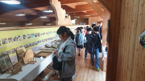대전시는 내달 30일까지 중구에 있는 목재문화체험장에서 목재 작품 전시회를 개최한다.(사진=대전시)