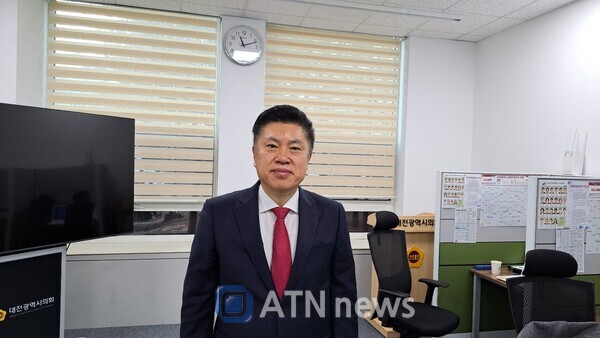 김연수 예비후보가 19일 대전 중구청장 재보궐 선거에 불출마를 선언했다.(사진=유지웅 기자)